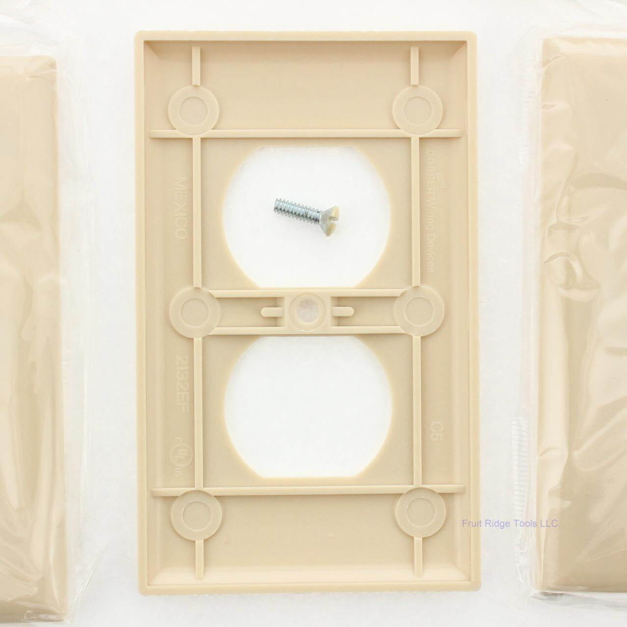 Eaton 2132V Ivory 1-Gang Duplex Outlet Plastic Standard Wallplate Covers 25-pack