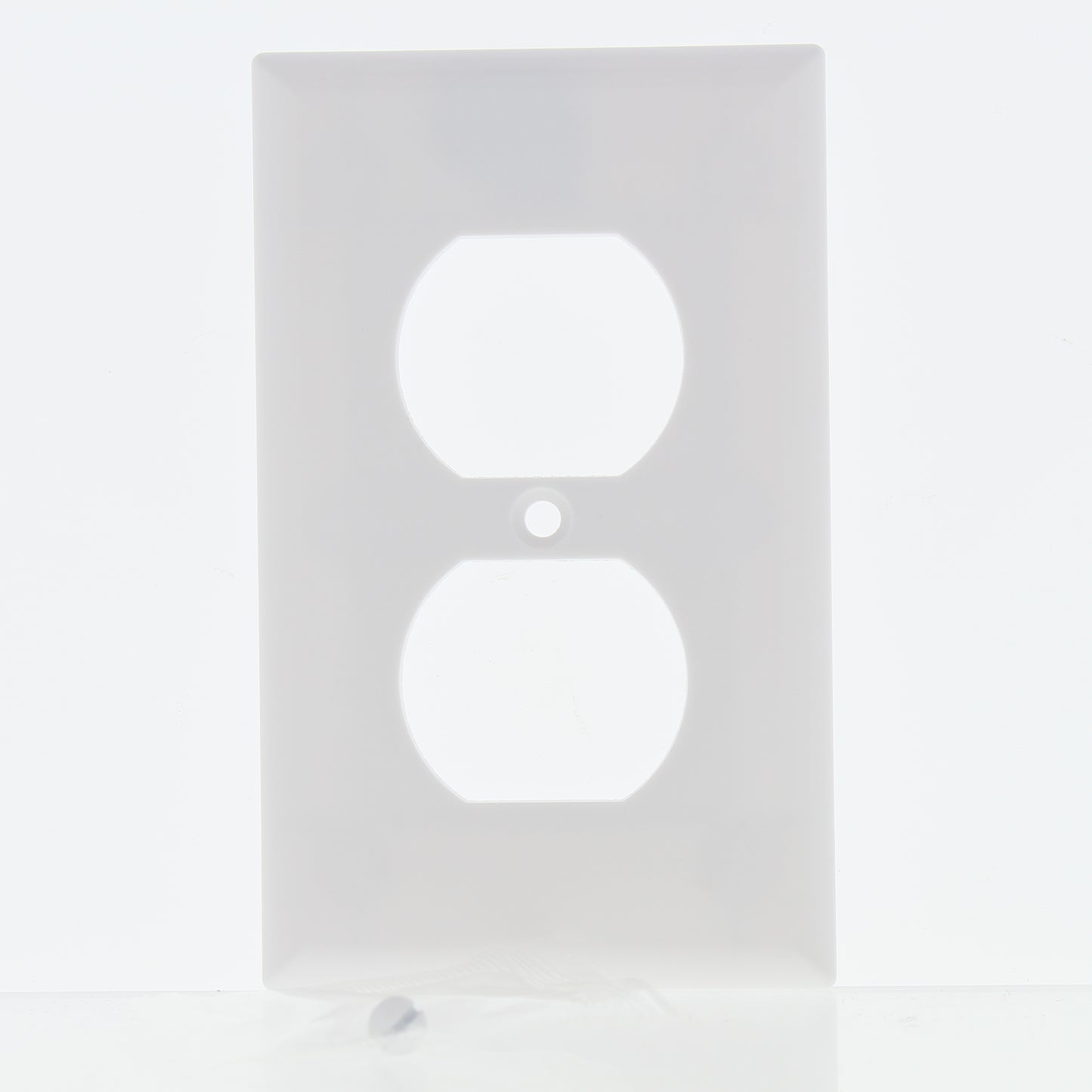 25 Cooper 1-Gang White Duplex Outlet Receptacle Cover Plastic Wallplates 2132W