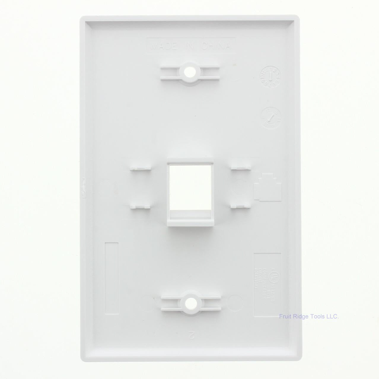 Eaton White Mid Size Flush 110 Style 1-Port Thermoplastic Wallplate 5510W-MSP