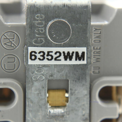 Eaton White Commercial Decorator Receptacle Duplex Outlet 5-20R 20A Bulk 6352WM