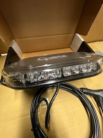 Grote 77803 LED Amber Magnetic Mount Light Bar 6.77" x 9.76" x 1.46" Low Profile