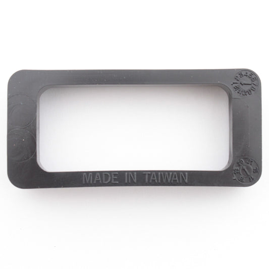 Grote 92520 Black Small Rectangular License Lamp Grommet 3.05" x 1.415" x 0.515"