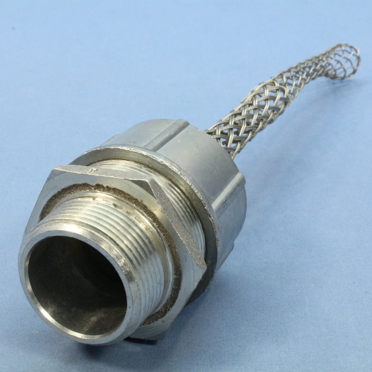 Hubbell Liquidtight Cable Grip .75-.875" Cord 1-1/4" NPT Stainless 074011251