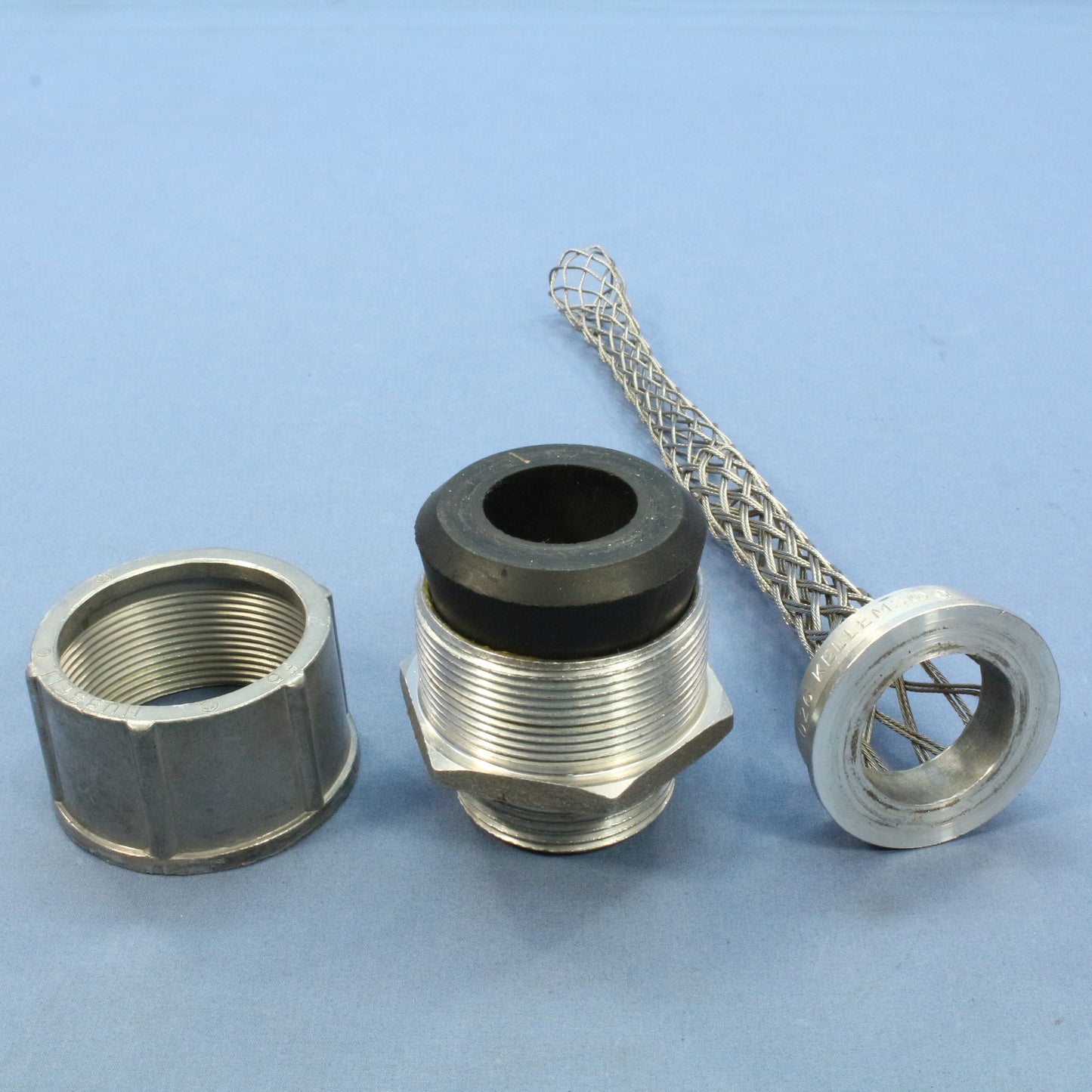 Hubbell Liquidtight Cable Grip .75-.875" Cord 1-1/4" NPT Stainless 074011251