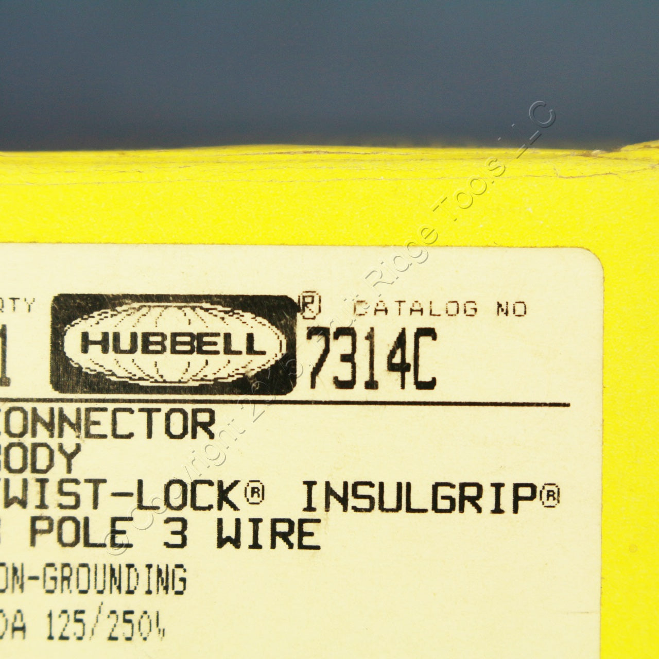 Hubbell Bryant Turn Locking Connector Twist Lock Non-NEMA 20A 125/250V 7314C
