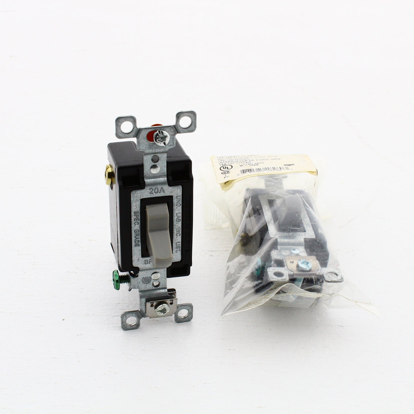 Hubbell CS1203GY Gray Commercial Toggle Wall Light Switch 3-Way 15A 120/277V 2pc