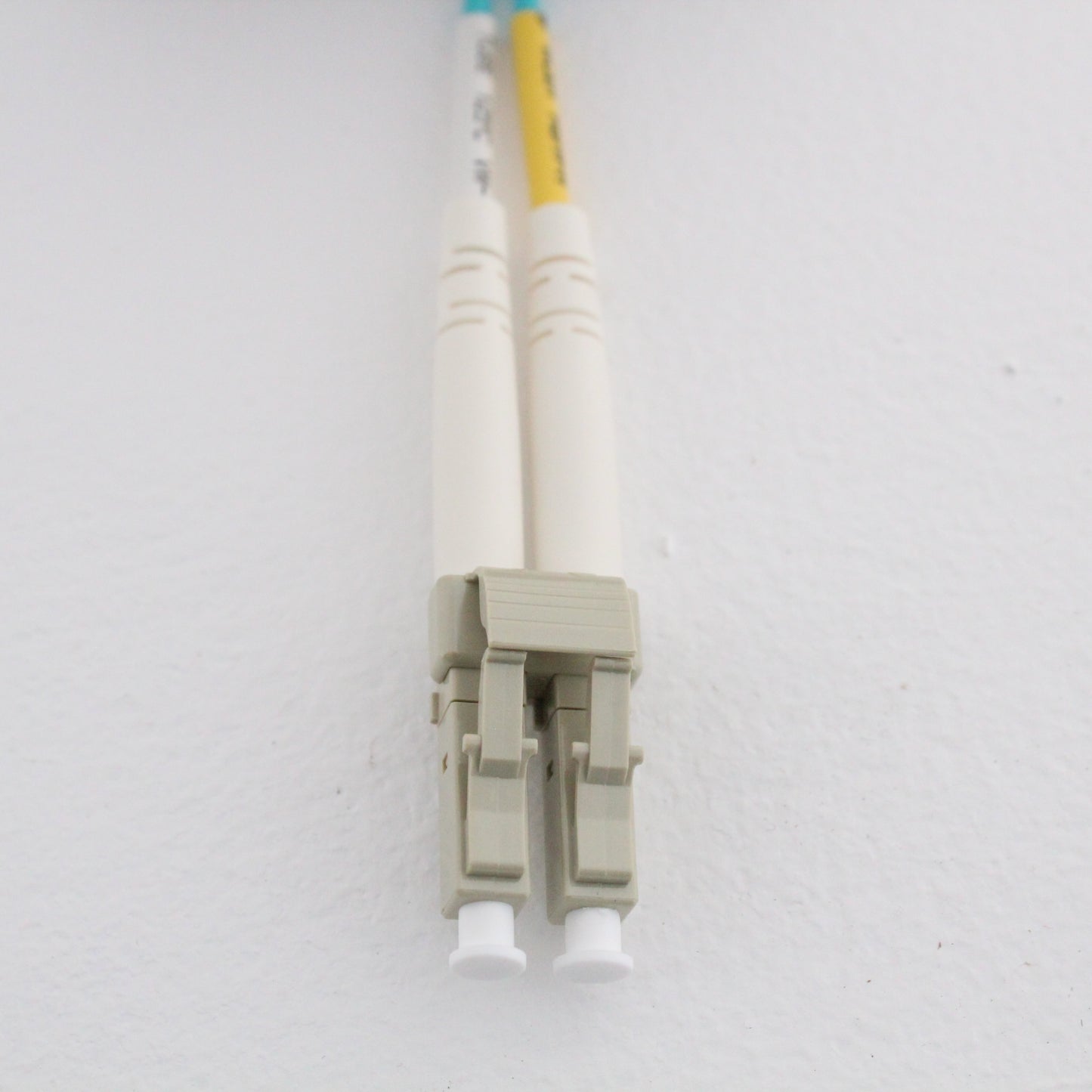 Hubbell Fiber Optic Patch Cord Plenum OM4 Duplex MM LC-LC 25m DFPCLCLCF25MM