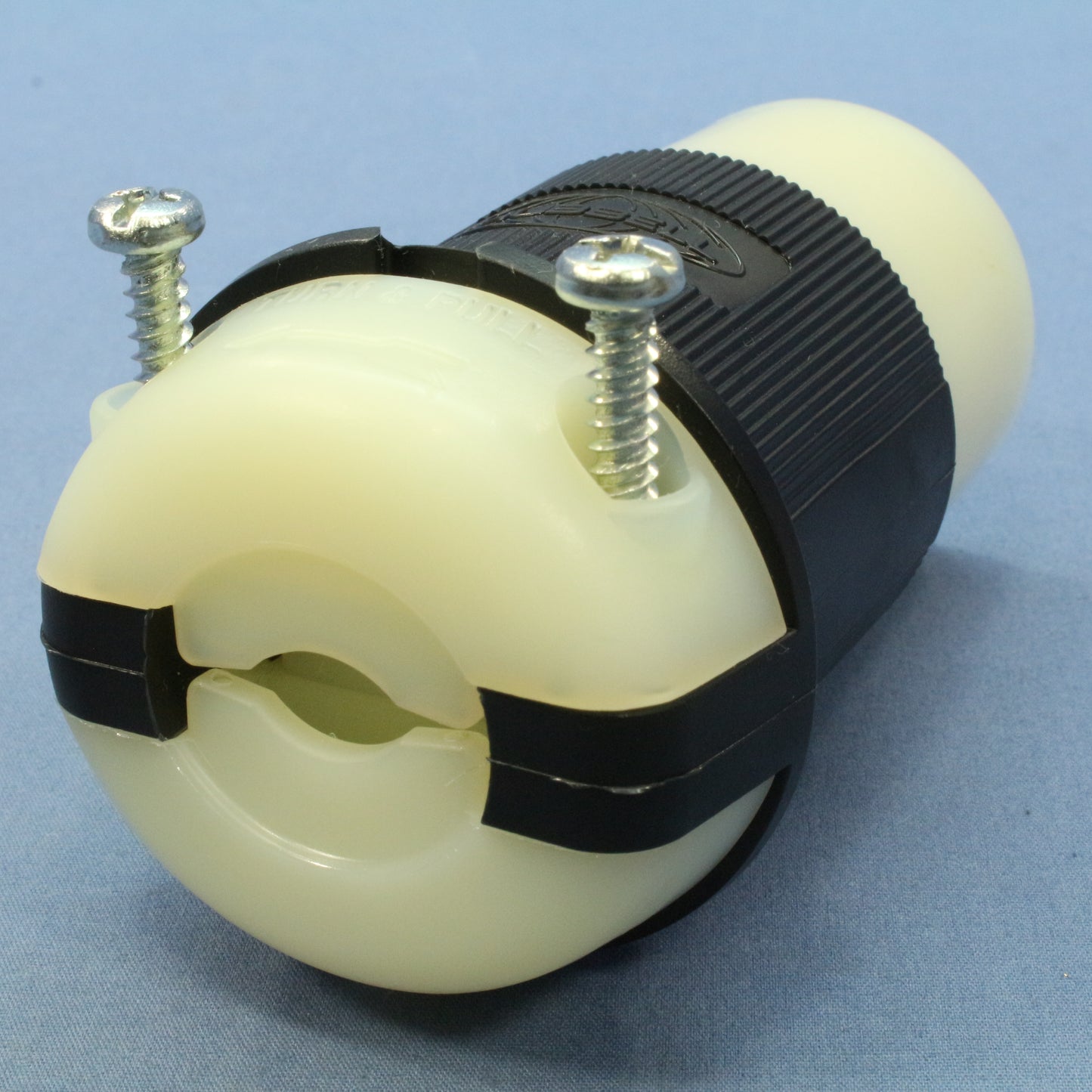 Hubbell Twist Turn Locking Connector Insulgrip NEMA L5-20R 20A 125V HBL2313