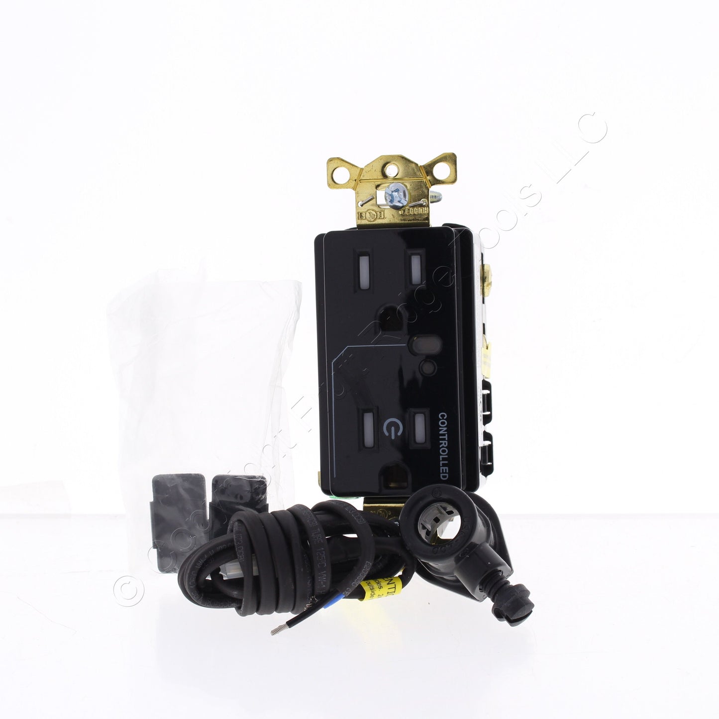 Hubbell Black Industrial TR 1/2 Controlled Switched Receptacle 15A HBL5262LC1BK