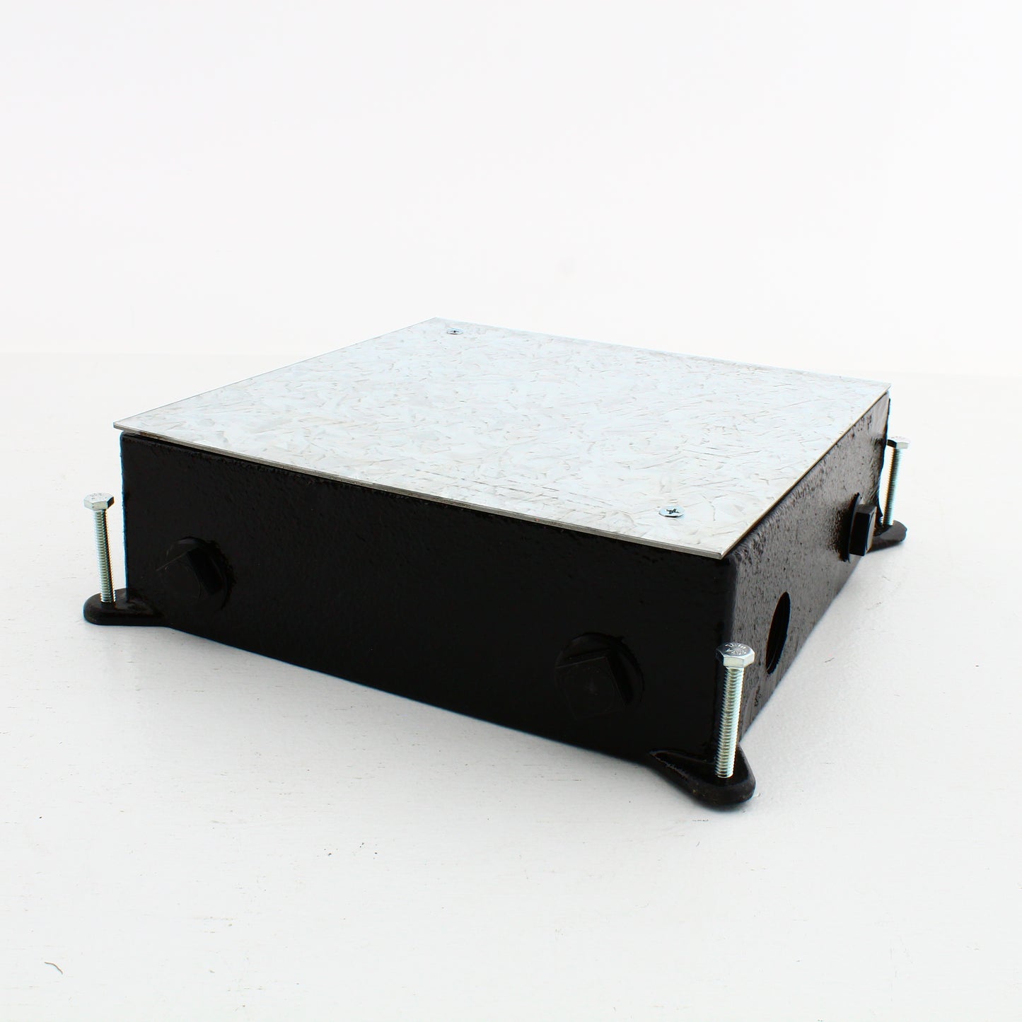 Hubbell HBLCFB401CB 4-Gang Shallow Cast Iron Concrete Floor Box 25.5 cu in.