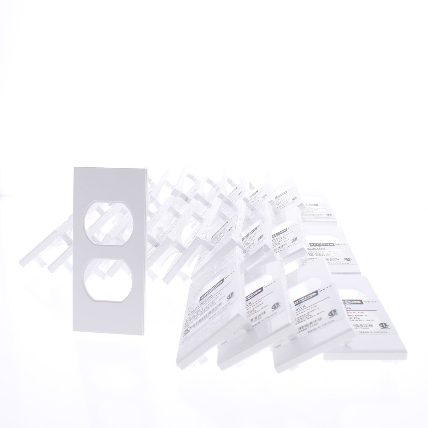 Hubbell HBLST302WA White 1-Gang Duplex PVC Rigid Custom Wallplate Cover 25-pack