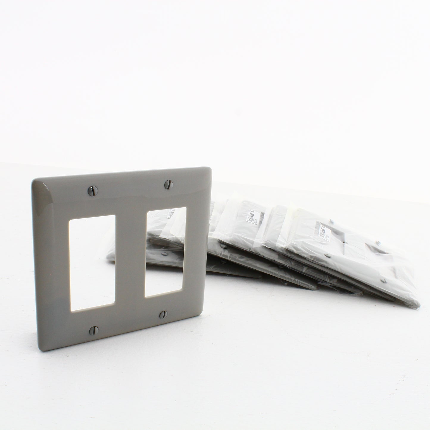 Hubbell HPS2347GY Gray 2-Gang Decorator Nylon Oversized Wallplate Cover 10pcs