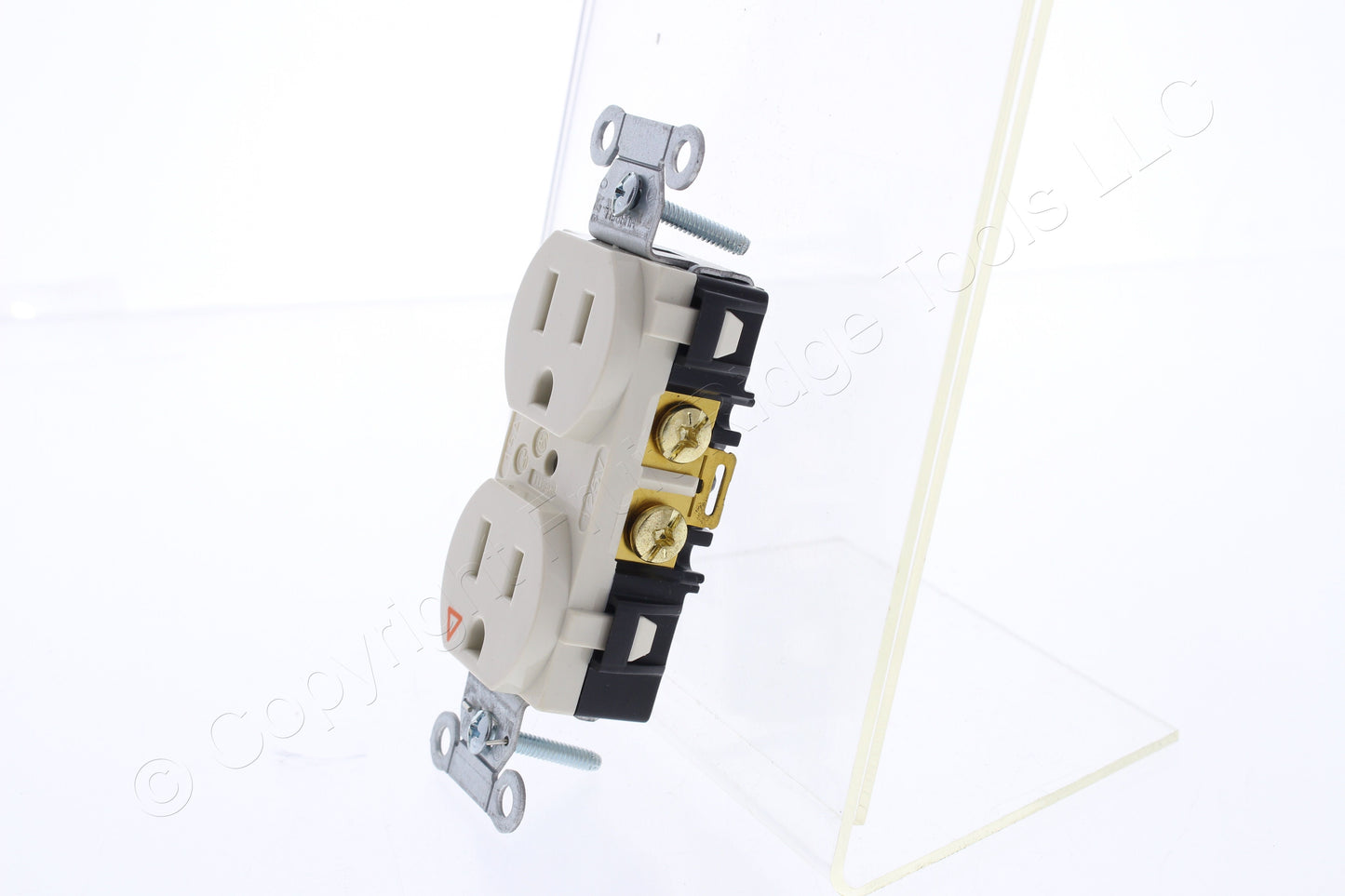 Hubbell Lt Almond Isolated Ground Spec Grade Receptacle Outlet 15A IG5252AL