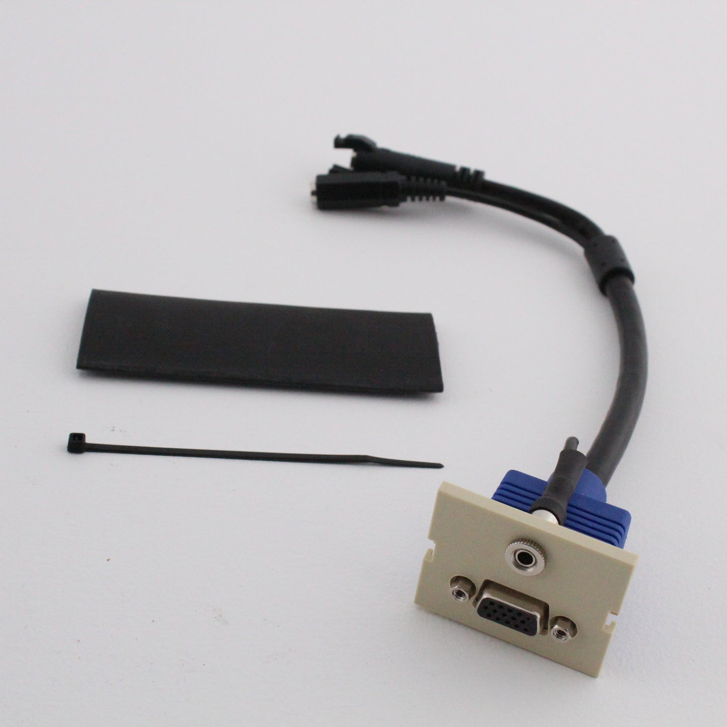 Hubbell IM153815EI Ivory I-Station Plug N' Play 3.5mm Stereo Jack VGA Adapter