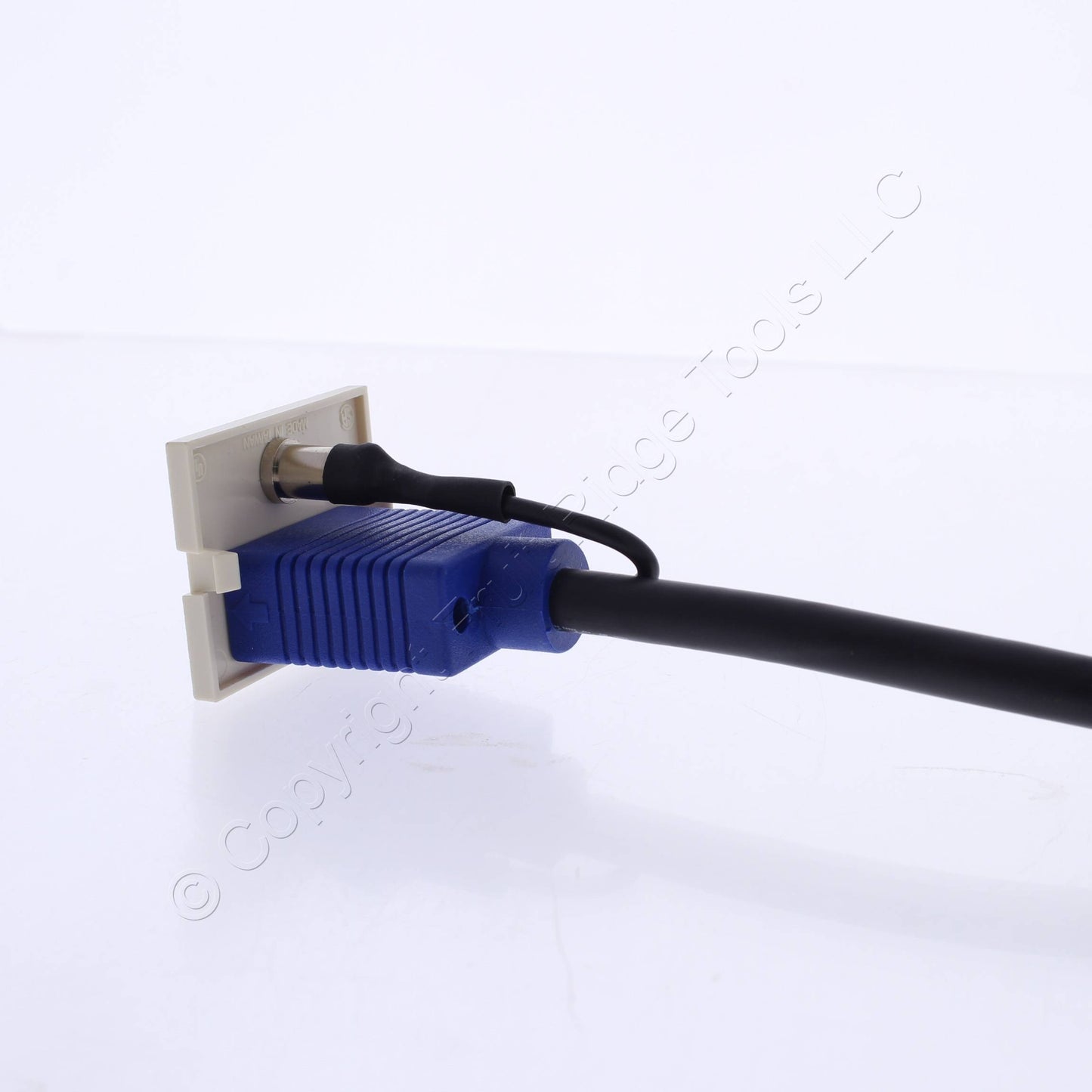 Hubbell IM153815OW Office White 1-Ft I-Station Plug-N-Play 3.5mm Jack 15-Pin VGA