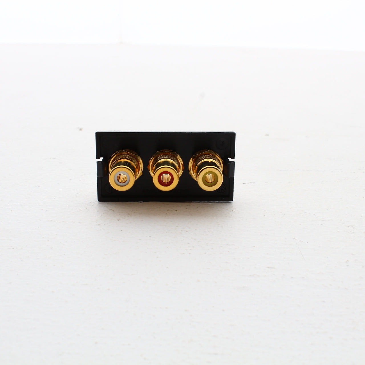 Hubbell Black iStation Module w/3 RCA Jacks Feed Through 1-Unit IM3RF1BK