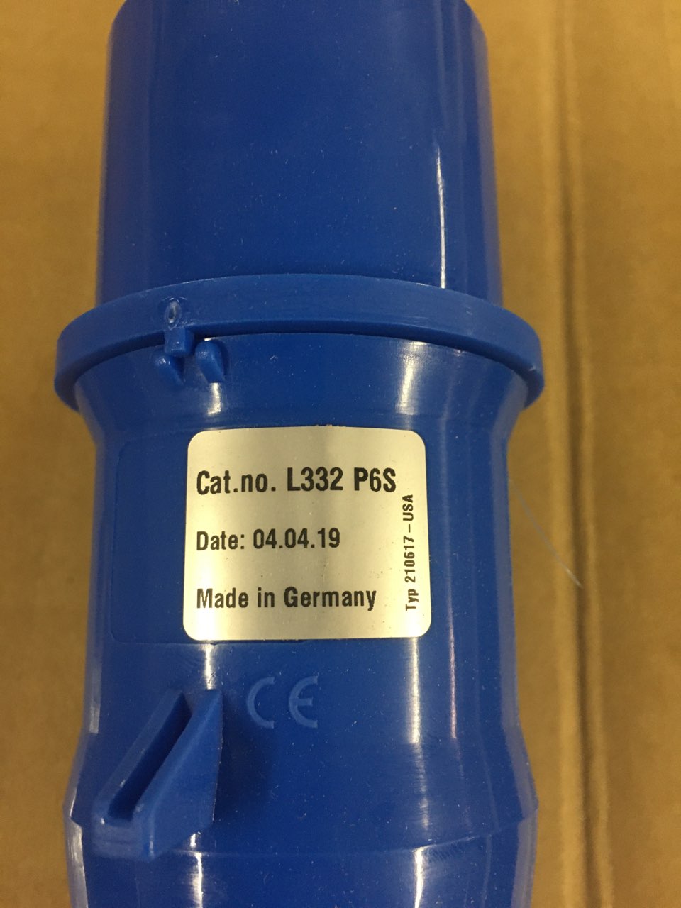 Hubbell/Bals L332P6S (C332P6S) Pin & Sleeve Splashproof Plug 2P3W 32A 200-250V