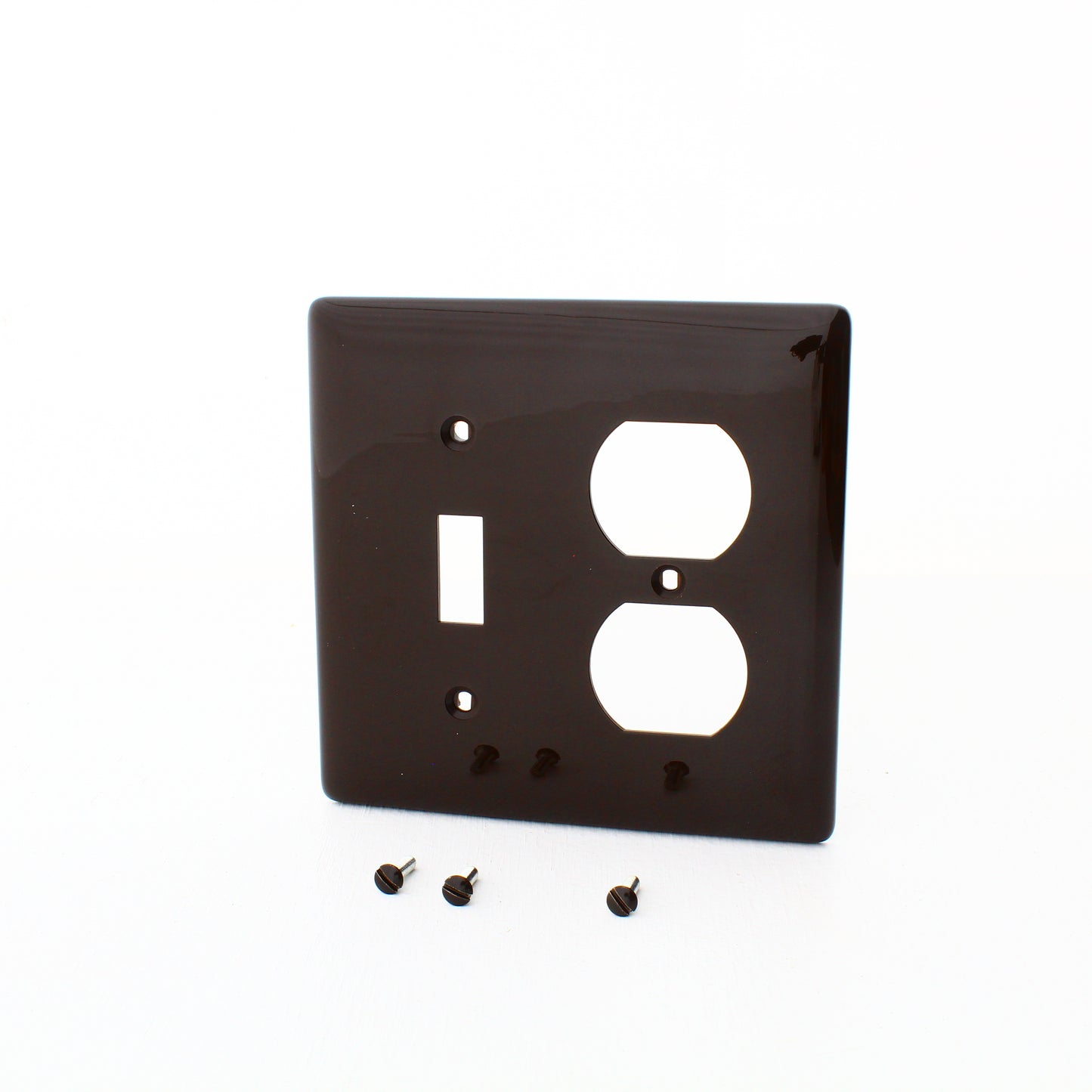 Hubbell NP18 Brown 2-Gang Toggle Duplex Outlet Unbreakable Standard Wallplate