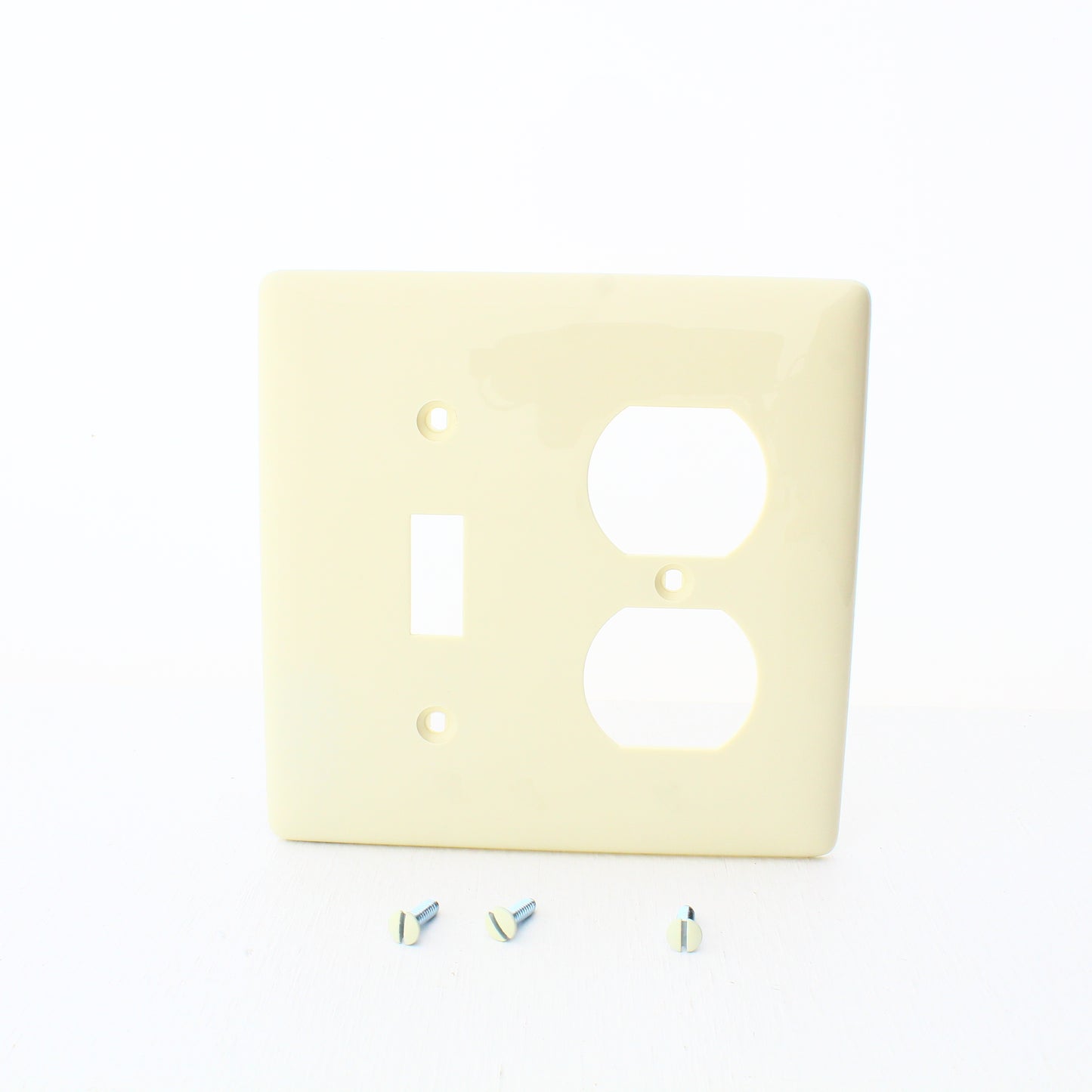 Hubbell NP18LA Light Almond 2-Gang Toggle Duplex Outlet Unbreakable Wallplate