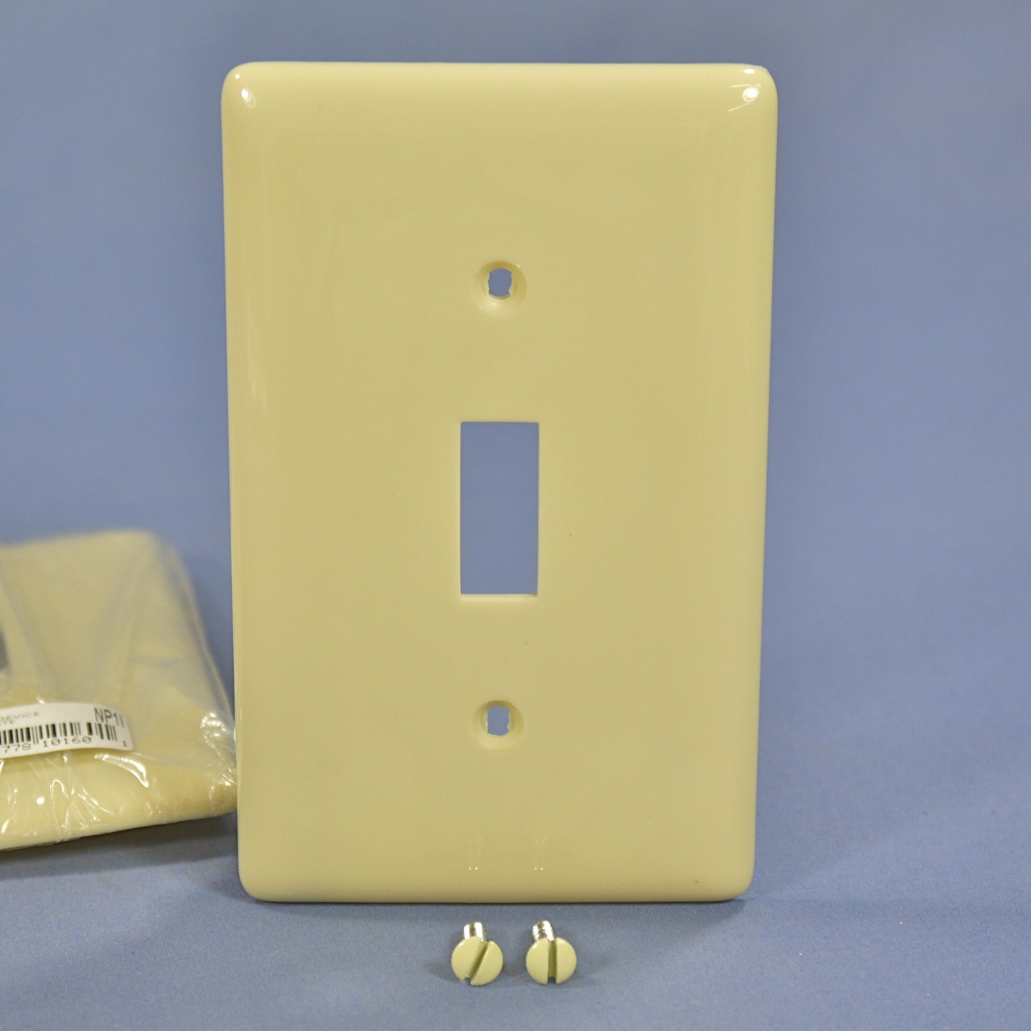 Hubbell NP1I Ivory 1-Gang Toggle Switch Unbreakable Standard Wallplates 4-Pack