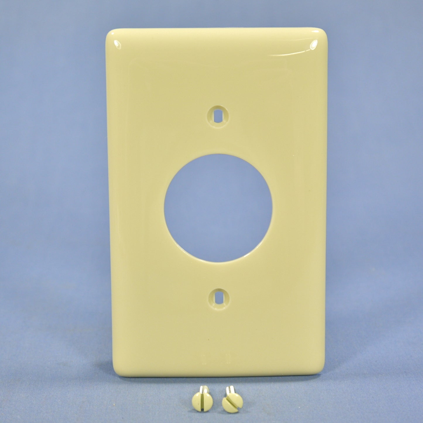 Hubbell NP7I Ivory 1-Gang 1.406in. Outlet Unbreakable Standard Wallplate Cover