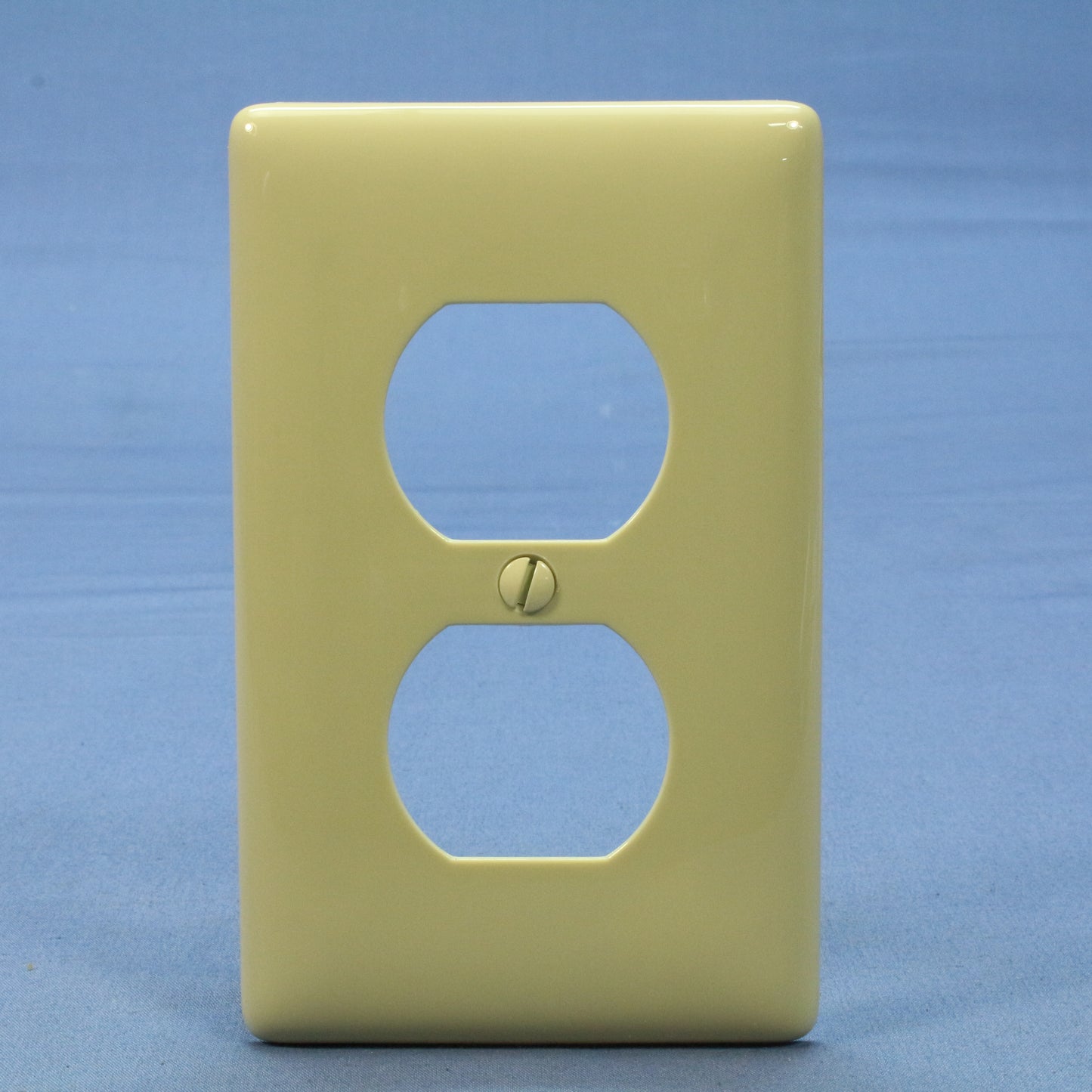 Hubbell NP8I Ivory 1-Gang Duplex Outlet Unbreakable Nylon Standard Wallplate