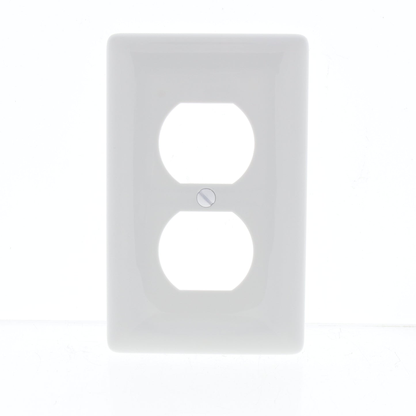 Hubbell NP8W White 1-Gang Duplex Outlet Unbreakable Nylon Standard Wallplate