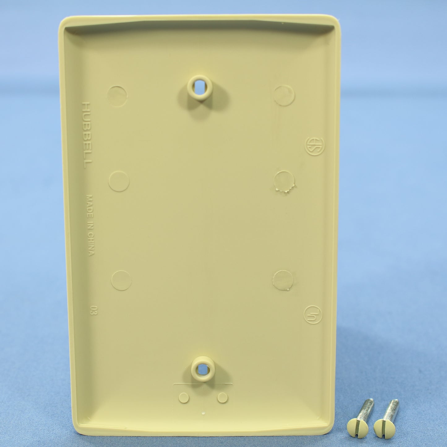 Hubbell NPJ13I Ivory 1-Gang Blank Nylon Wallplate Mid-Size Cover Box Mount