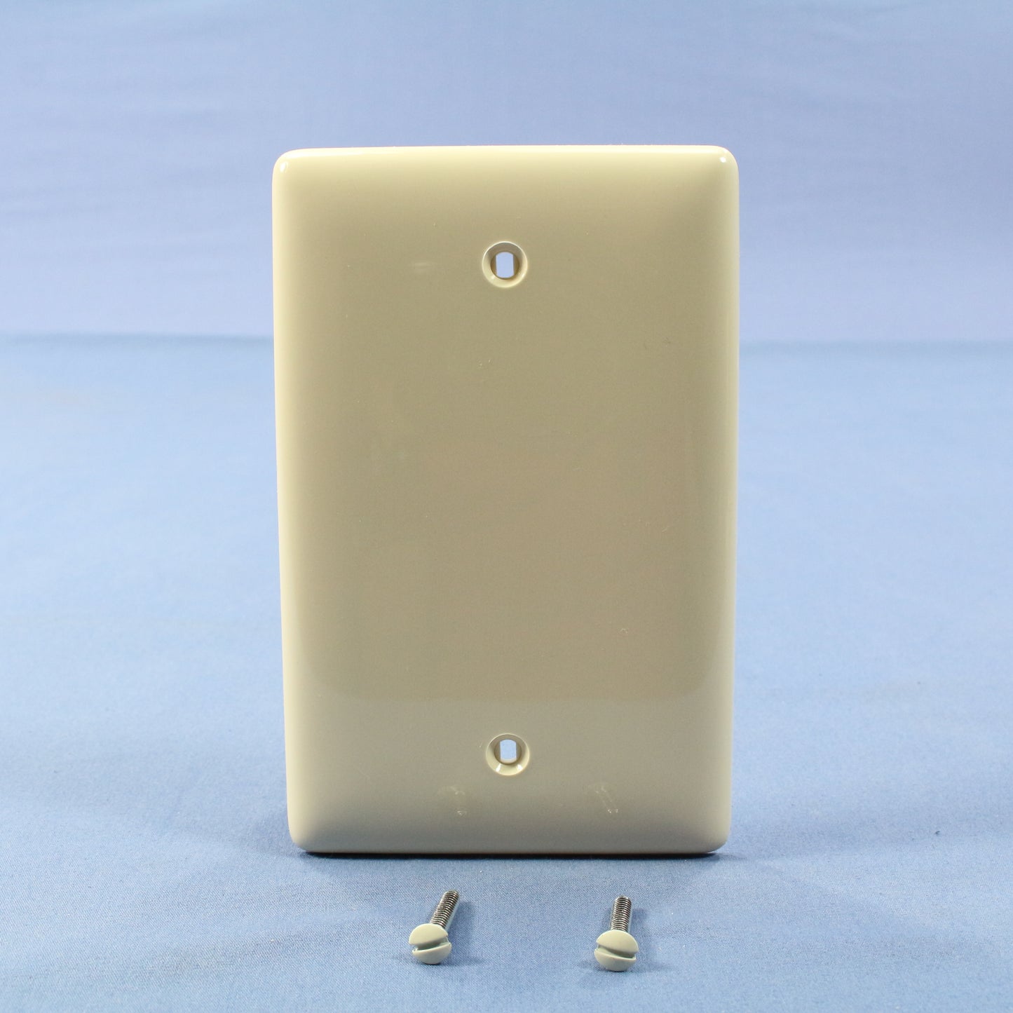 Hubbell NPJ13LA Lt Almond 1-Gang Blank Unbreakable Mid-Size Wallplate Box Mount