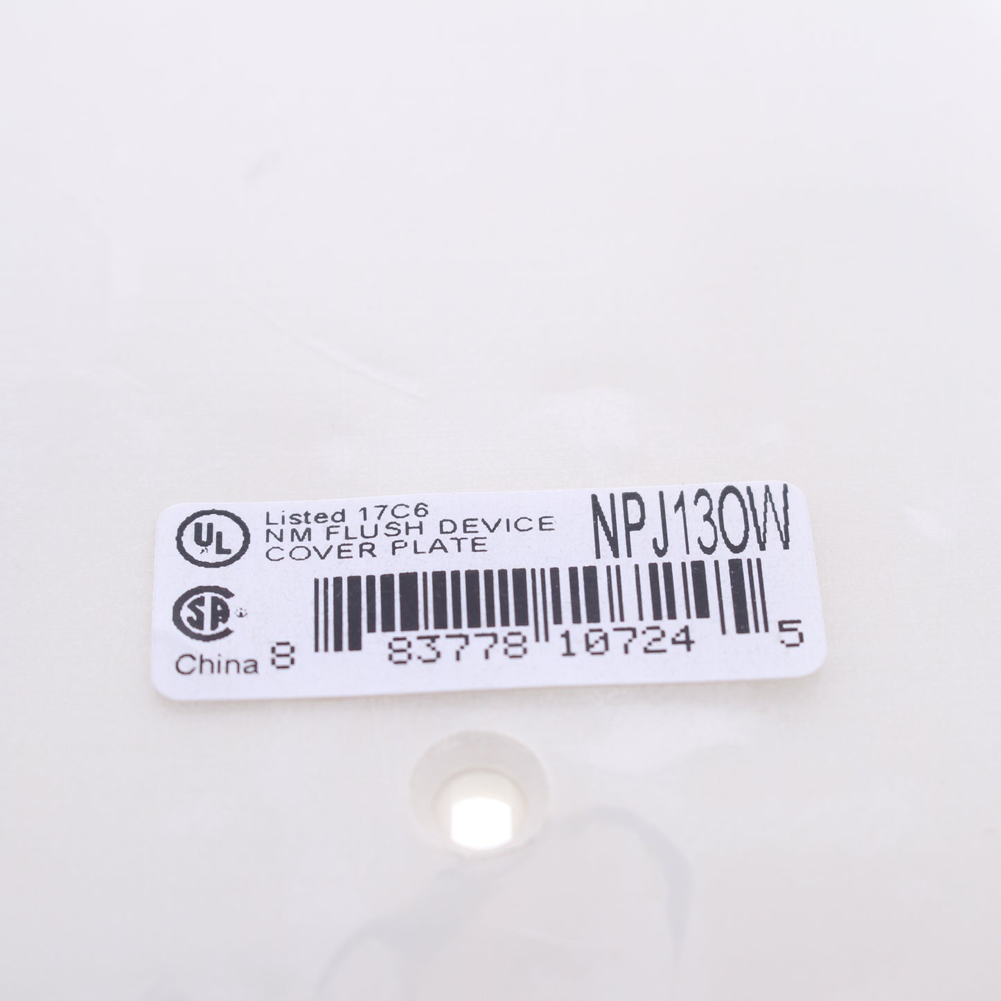 Hubbell NPJ13OW Office White 1-Gang Mid-Size Blank Nylon Wallplate Box Mount