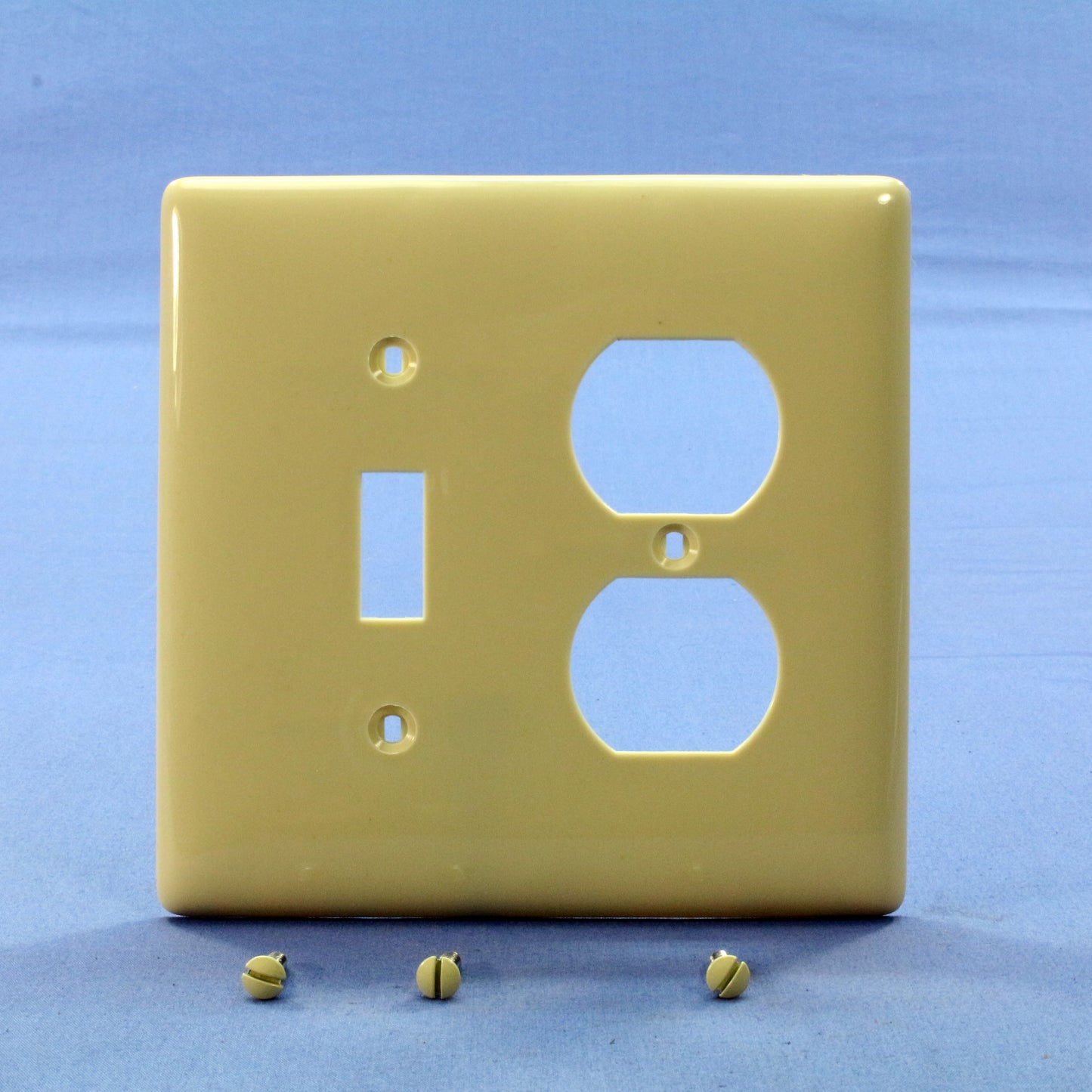 Hubbell NPJ18I Ivory 2-Gang Toggle Duplex Unbreakable Mid-Size Wallplate Cover