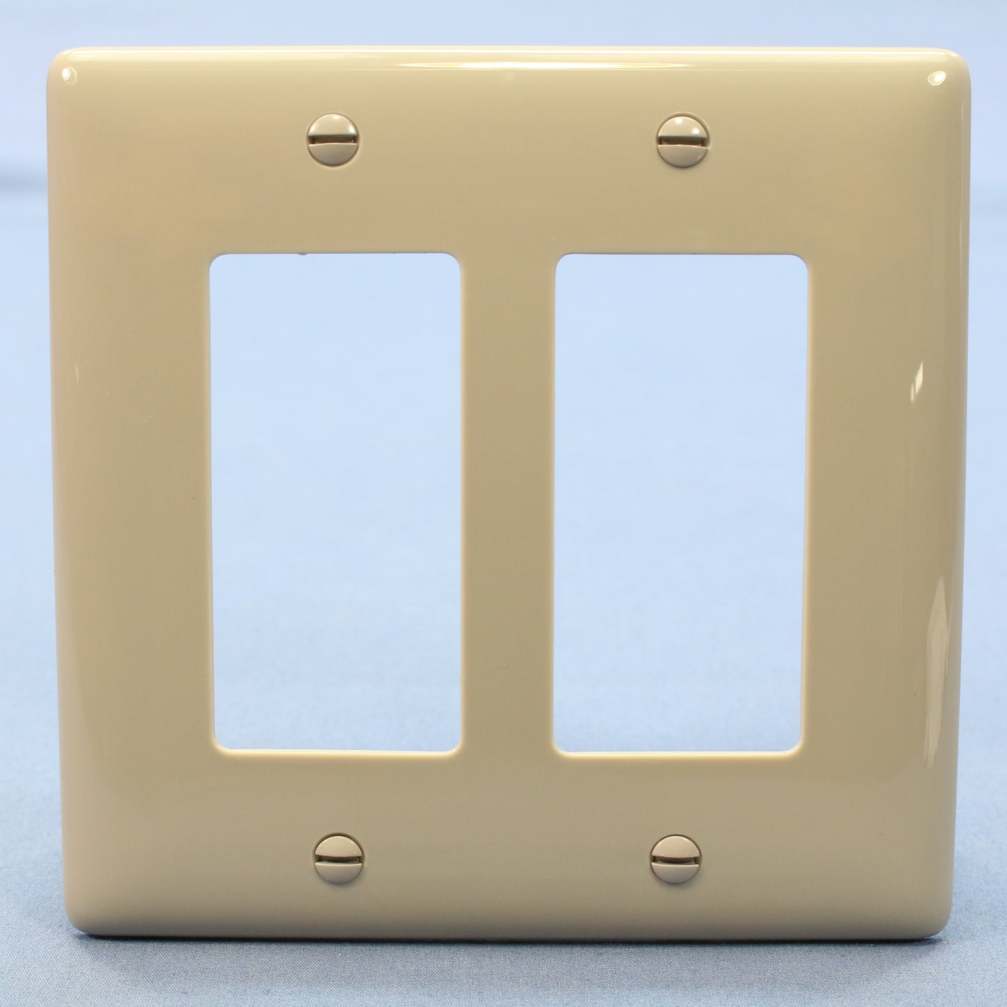 Hubbell NPJ262GY Gray 2-Gang Decorator GFCI Unbreakable Mid-Size Wallplate Cover