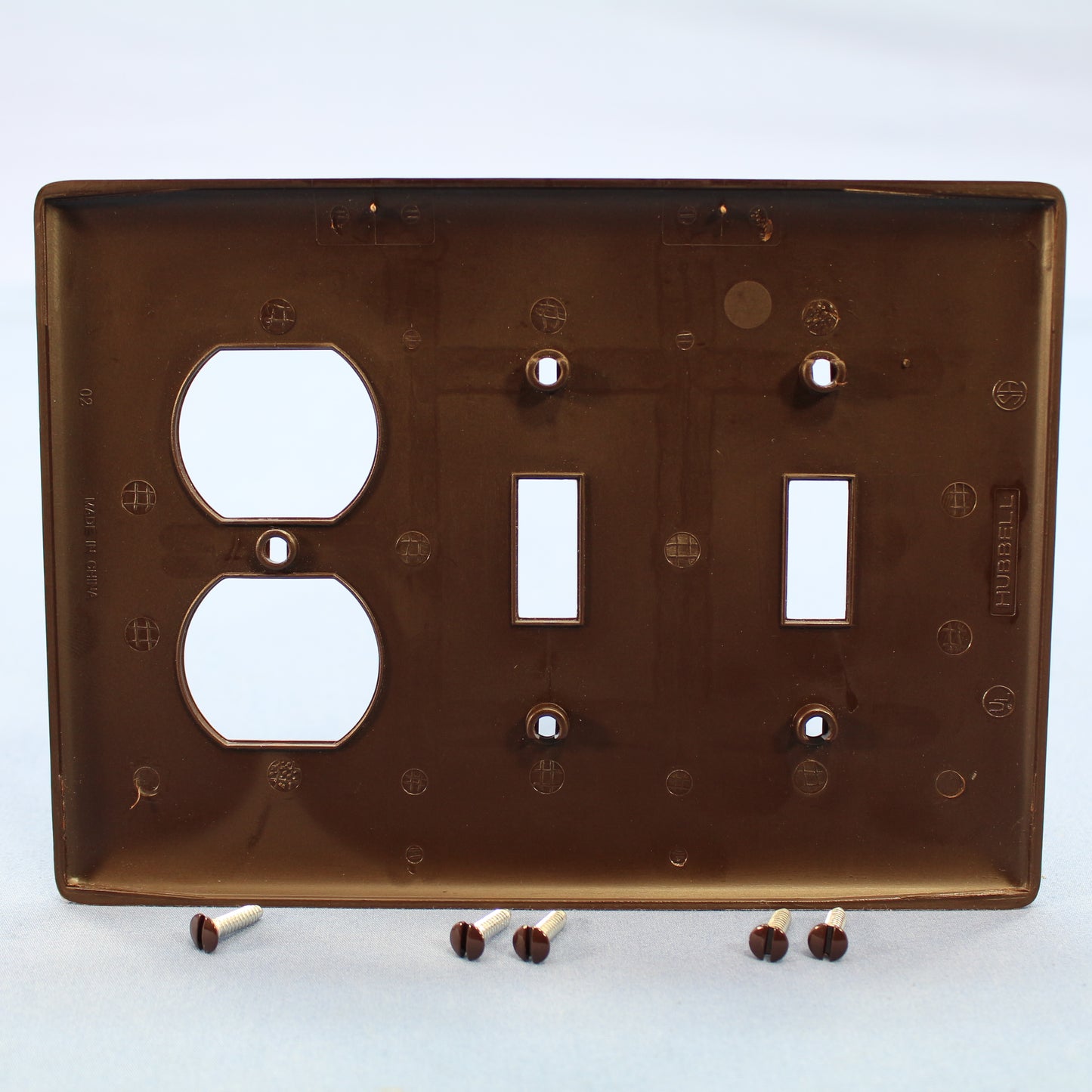 Hubbell NPJ28 Brown 3-Gang Duplex Outlet Switch Unbreakable Mid-Size Wallplate