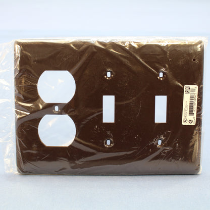 Hubbell NPJ28 Brown 3-Gang Duplex Outlet Switch Unbreakable Mid-Size Wallplate