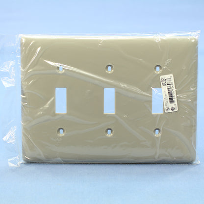 Hubbell Gray 3-Gang Unbreakable Mid-size Switch Plate Cover Wallplate NPJ3GY