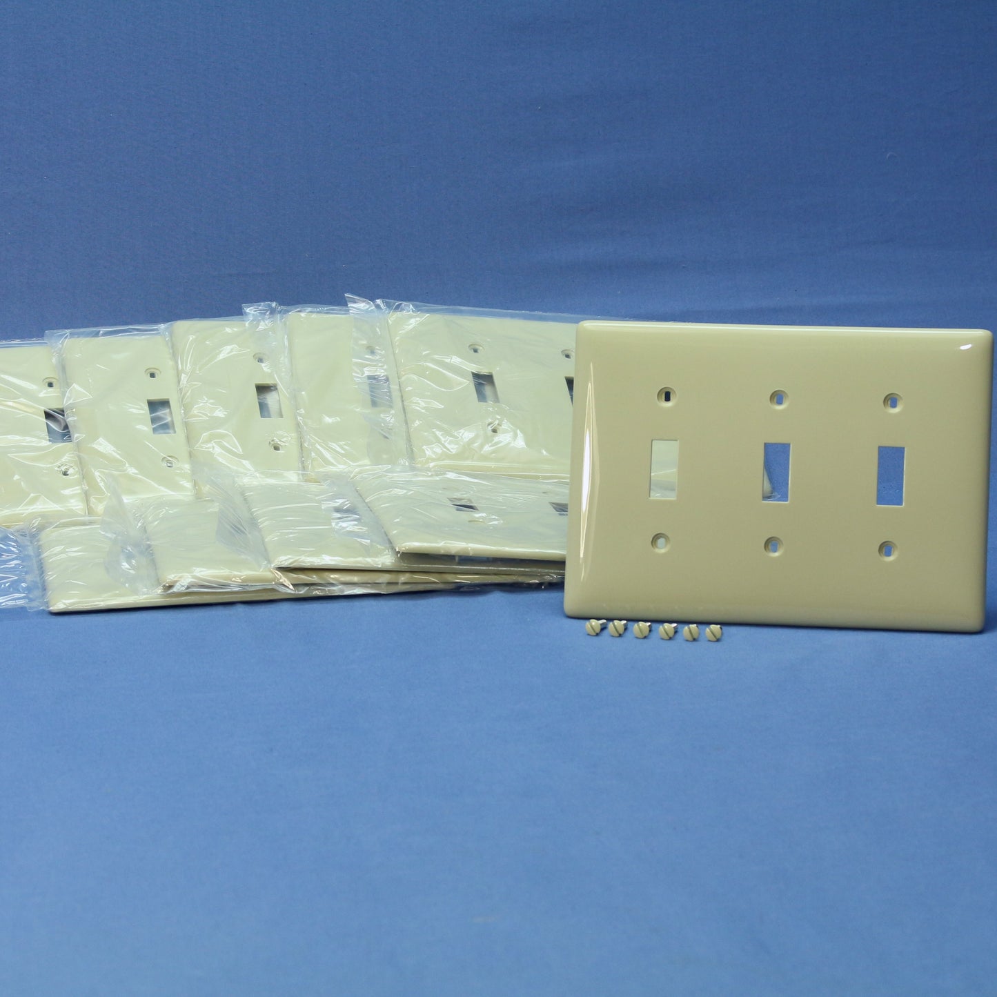 Hubbell NPJ3I Ivory 3-Gang Toggle Switch Unbreakable Mid-Size Wallplates 10pcs