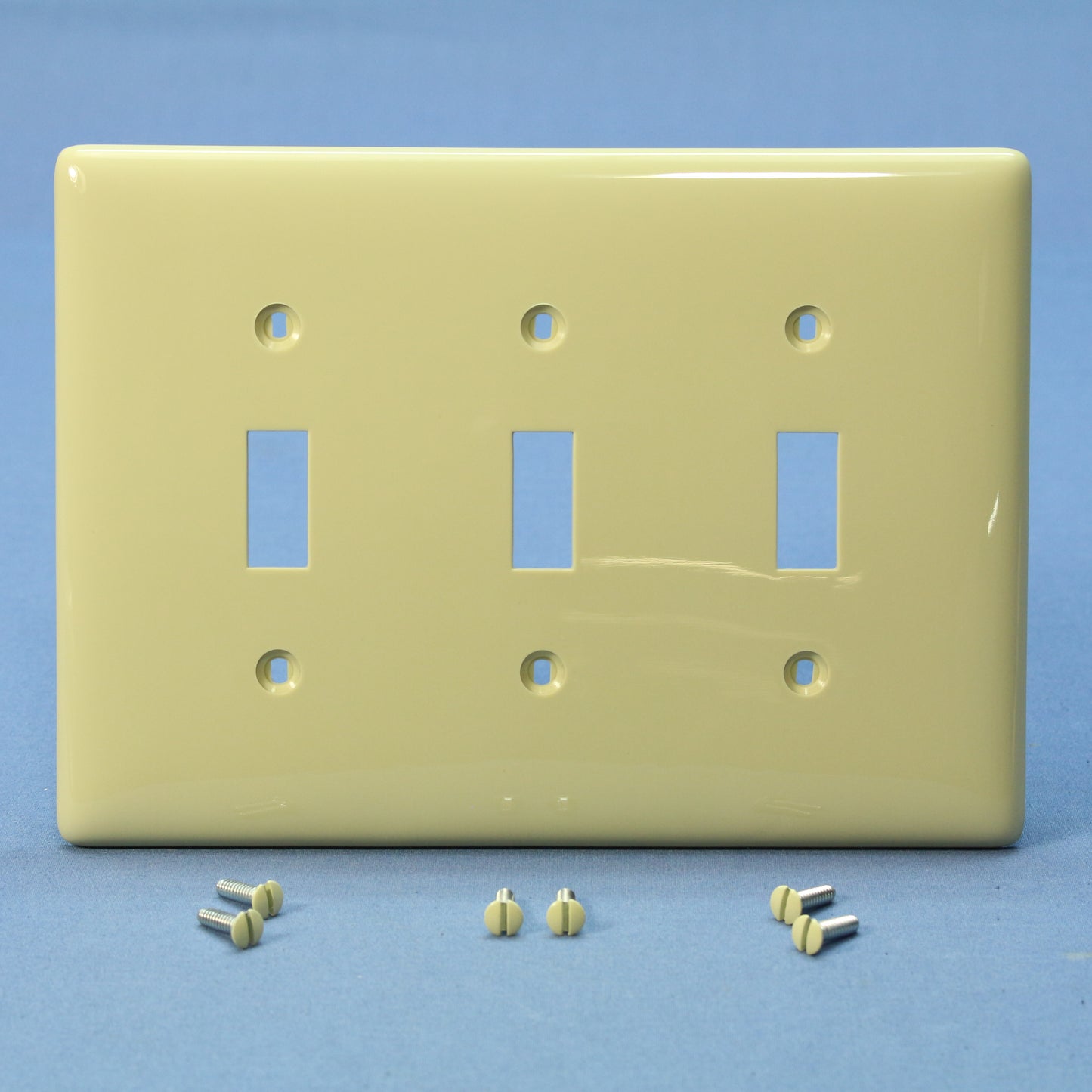 Hubbell NPJ3I Ivory 3-Gang Toggle Switch Unbreakable Mid-Size Wallplates 10pcs