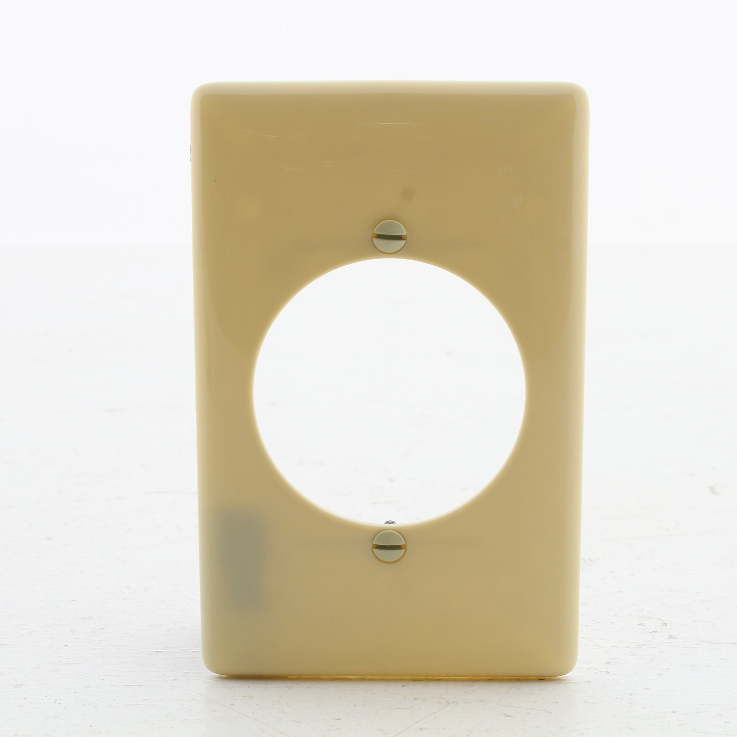 Hubbell NPJ724I Ivory 1-Gang 1- 2.16" Dia Outlet Unbreakable Mid-Size Wallplate