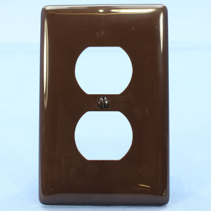 Hubbell NPJ8 Brown 1-Gang Duplex Outlet Unbreakable Nylon Mid-Size Wallplate