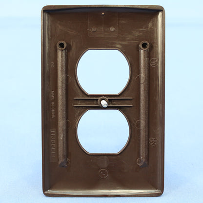 Hubbell NPJ8 Brown 1-Gang Duplex Outlet Unbreakable Nylon Mid-Size Wallplate