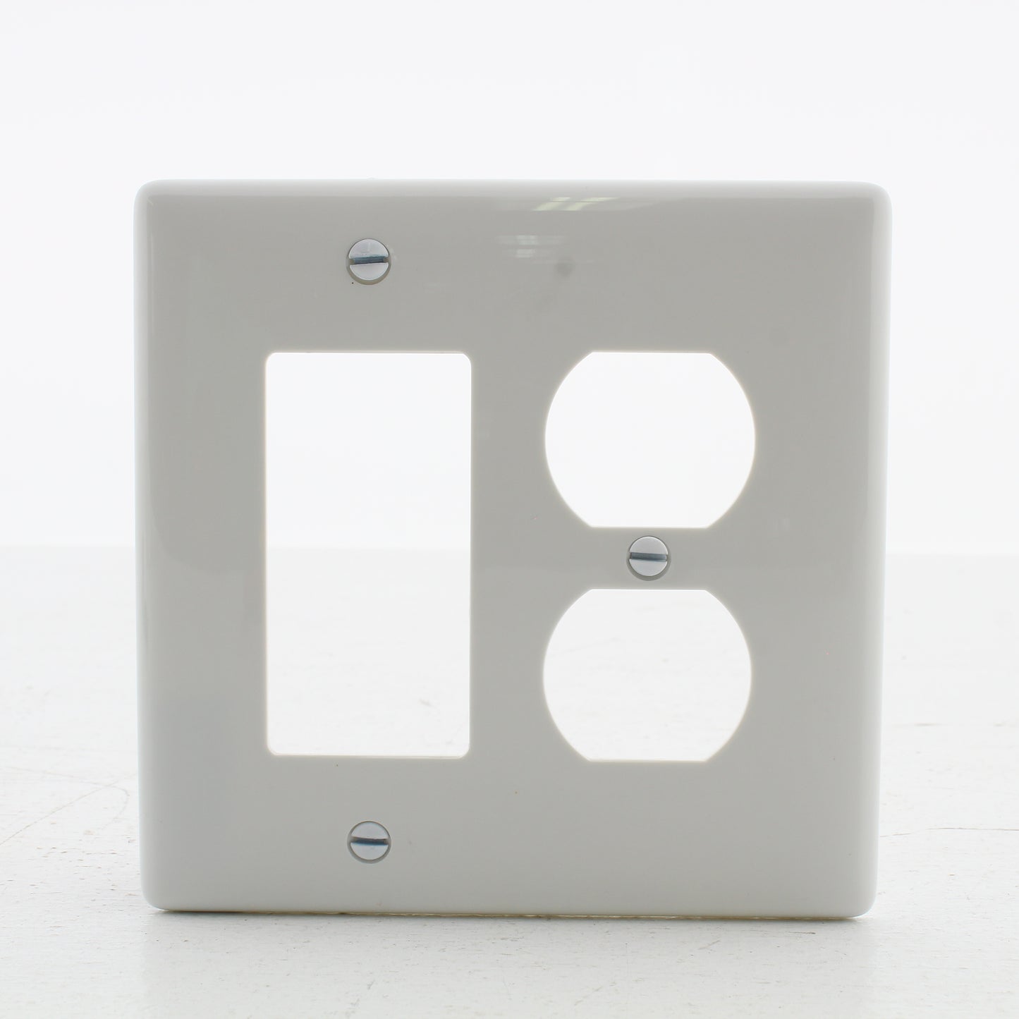 Hubbell NPJ826W White 2-Gang Mid-Size Nylon Duplex Outlet Rocker Decorator Cover