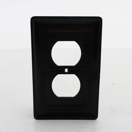 Hubbell NPJ8BK Black 1-Gang Duplex Unbreakable Nylon Mid-Size Wallplate Cover