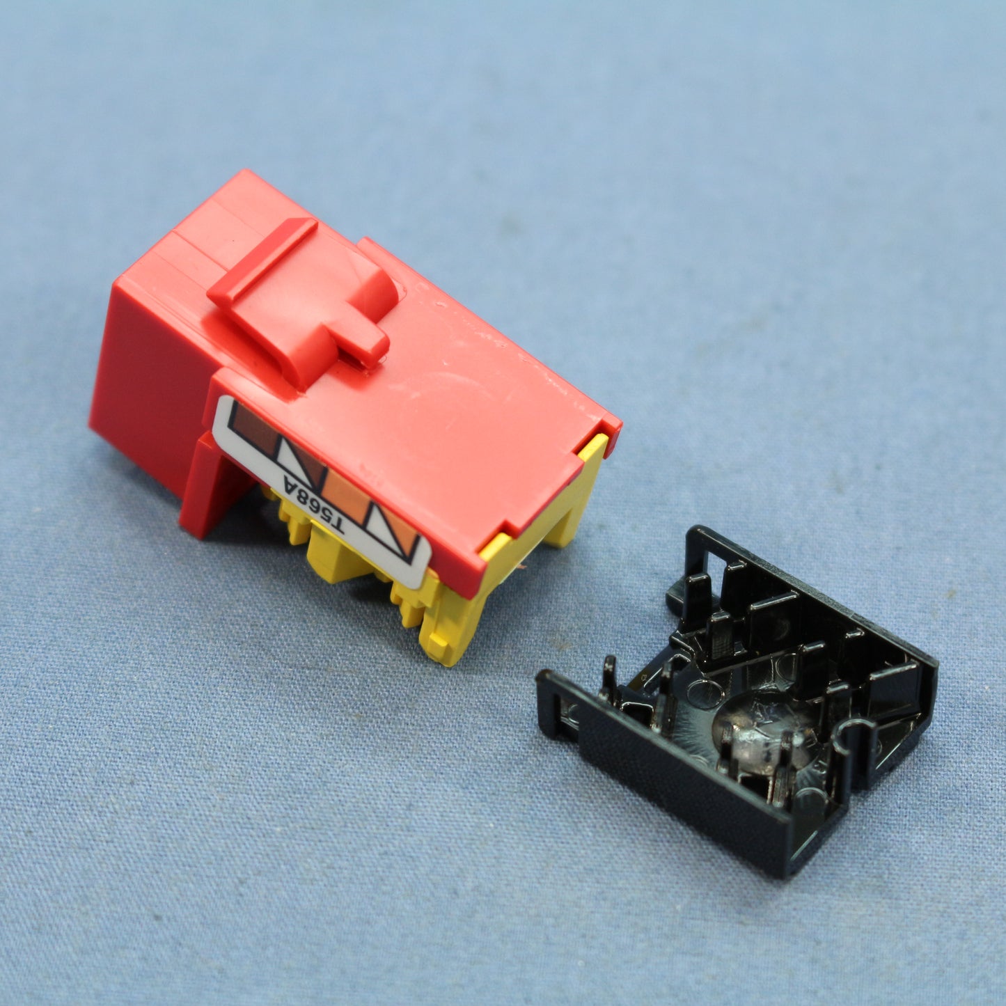 Hubbell NetSelect Red Universal A/B Cat5e Voice Data Jack 8-Position NSJ5ER