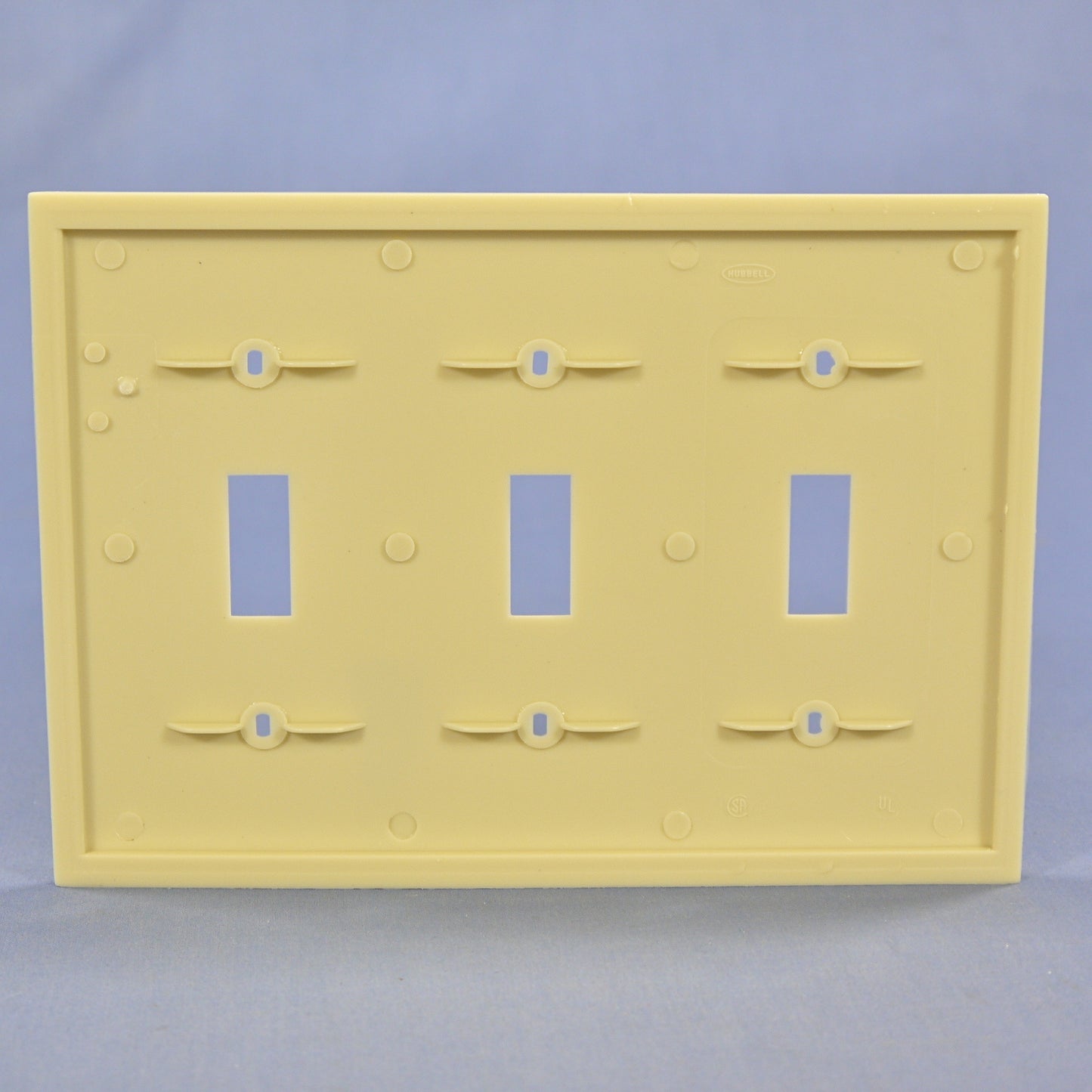 Hubbell P3 Ivory 3-Gang Toggle Switch Unbreakable Standard Wallplate Nylon Cover