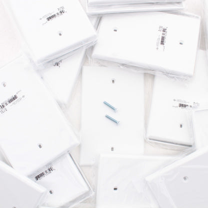 Hubbell PJ13W White Unbreakable Mid-Size Cover 1-Gang Nylon Blank Box Mount 25pc