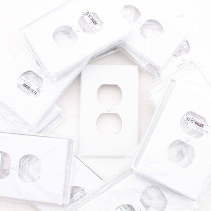 Hubbell PJ8W White Unbreakable Duplex Receptacle Mid-Size Outlet Covers 25pcs