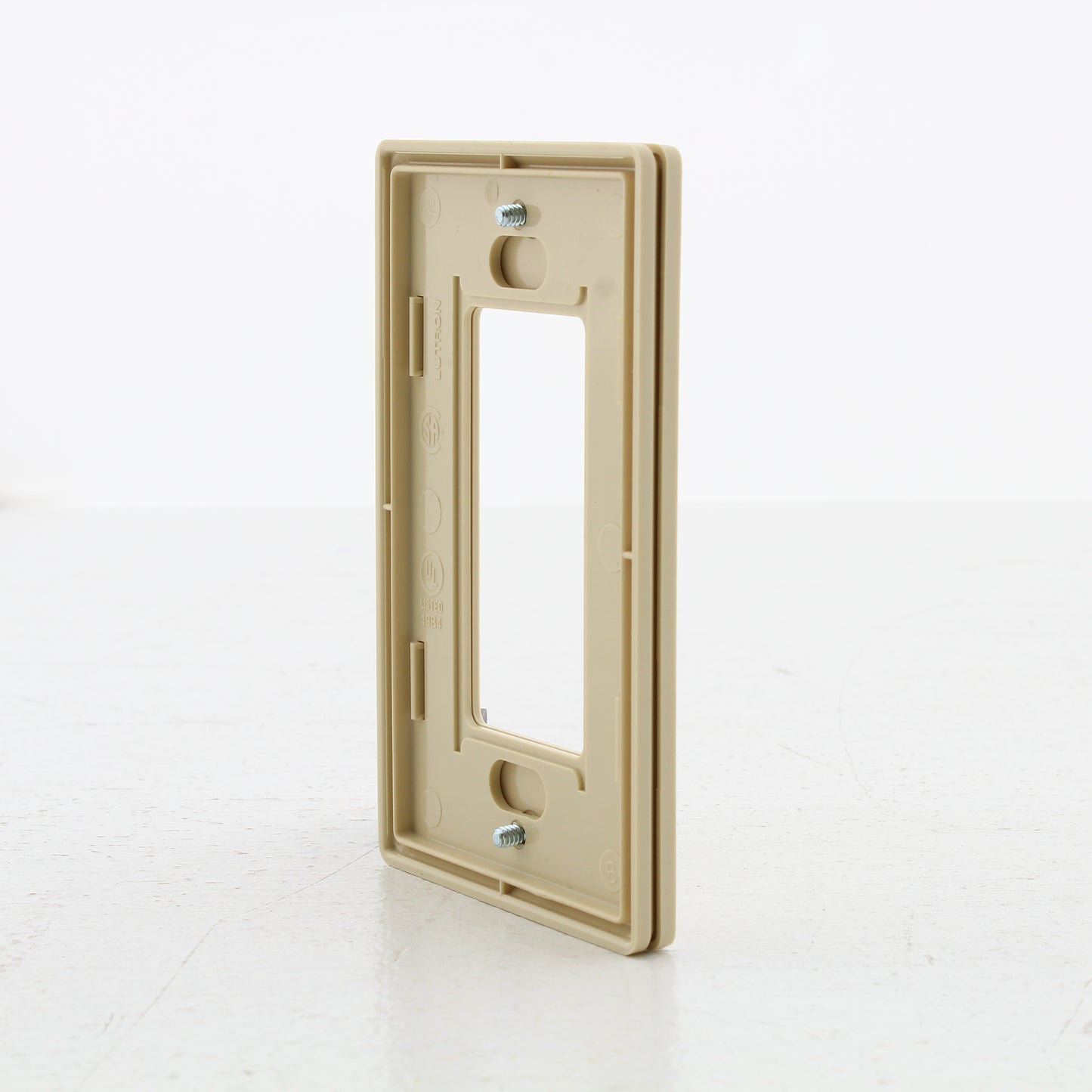 Hubbell RCW1I Ivory 1-Gang Decorator Unbreakable Nylon Standard Wallplate Cover