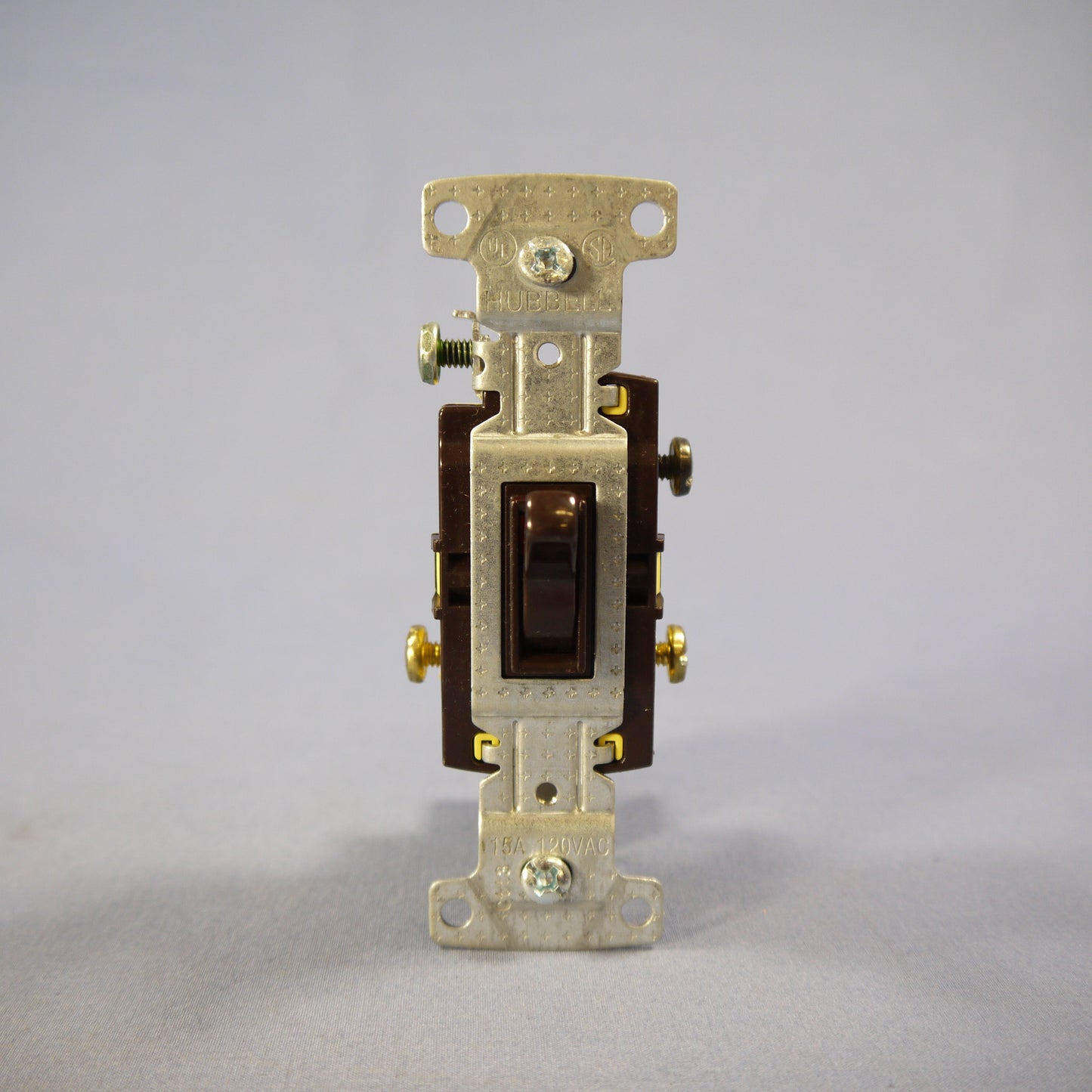 Hubbell Brown Framed Toggle Wall Light Switch 3-way Residential 15A Bulk RS315
