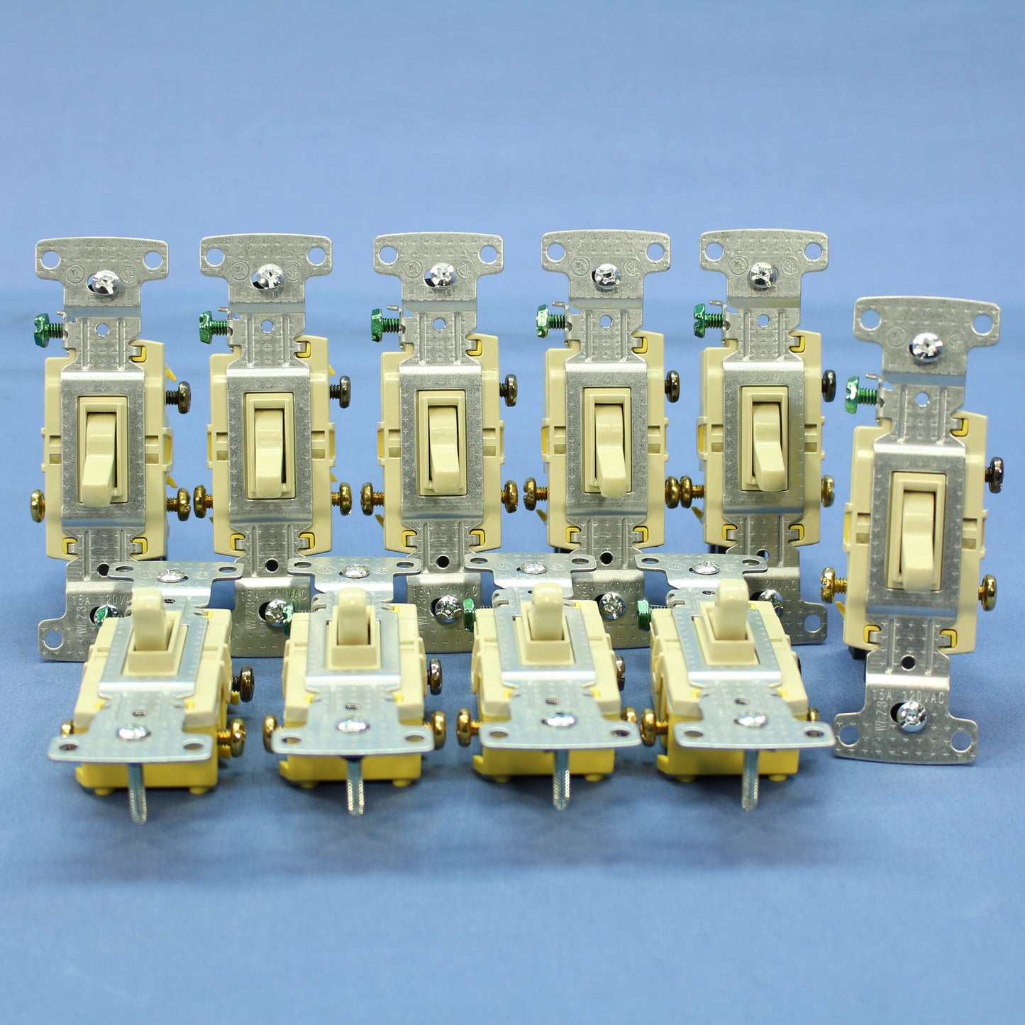Hubbell RS315I Ivory Framed Toggle Light Switch 3-Way Residential 15A 120V 10pcs
