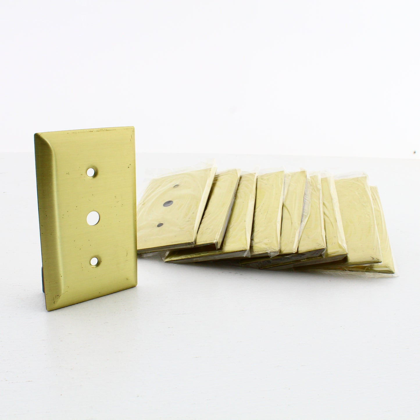 10-Pack Hubbell 1-Gang Brass Phone TV Wallplates .375" Opening Strap Mount SB738